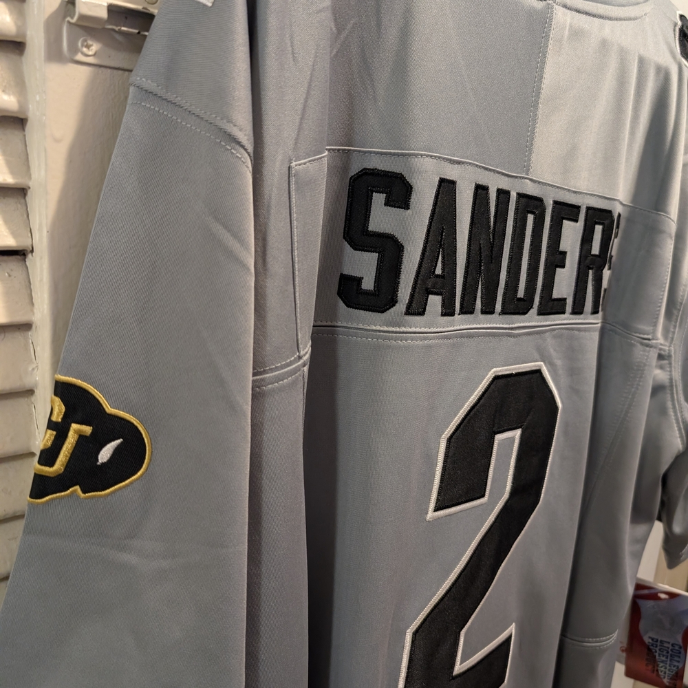 Nike Gray and Black Men's Jersey - Picture 4 of 7